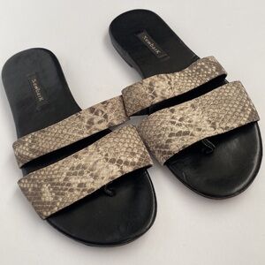 Newbark snake print sandals size 8.5